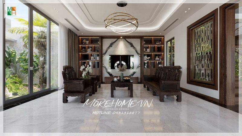 . Kệ tủ gỗ tự nhiên có mặt kính âm tường được sắp xếp khoa học và thẩm mỹ hợp lý, tạo ra diện tích hiện đại tối ưu.